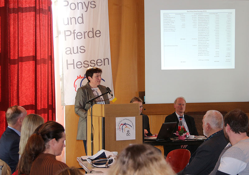 Die Vorsitzende Antje Römer Stauber kann bei ihrer Eröffnungsrede zahlreiche Mitglieder begrüßen