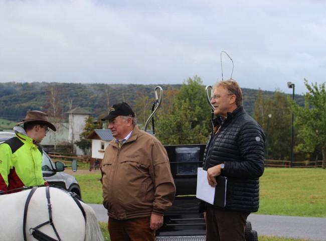 Wolfgang_Benschus_und_Klaus_Biedenkopf_schauten_genau_hin_bei_der_Bewertung_von_Umgänglichkeit_und_Verhalten_beim_Anspannen