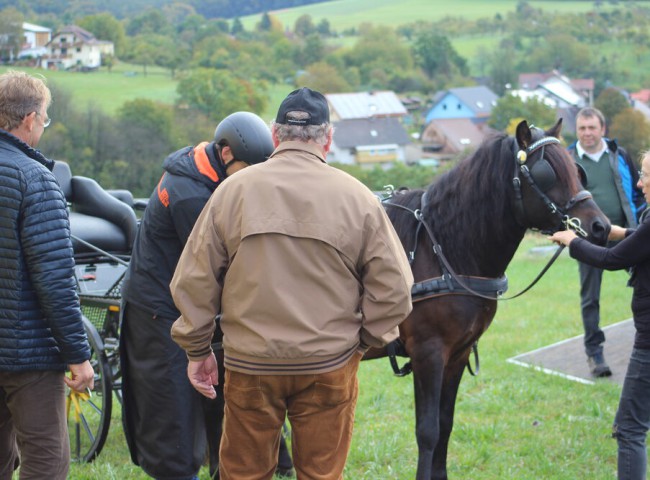 Wolfgang_Benschus_und_Klaus_Biedenkopf_schauten_genau_hin_bei_der_Bewertung_von_Umgänglichkeit_und_Verhalten_beim_Anspannen_2